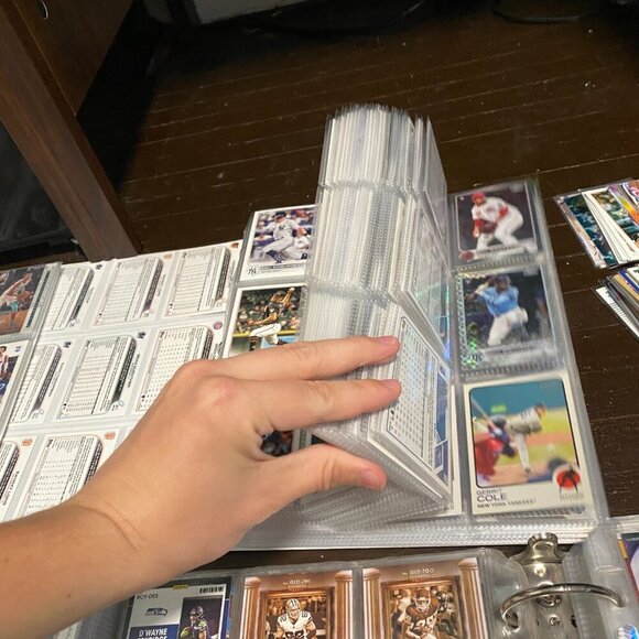 HUGE ROOKIE TRADING CARD LOT - Hundreds of Modern Rookie Cards - Many Sports - Picture 8 of 16